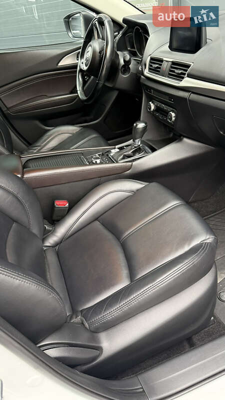 Хэтчбек Mazda 3 2018 в Киеве