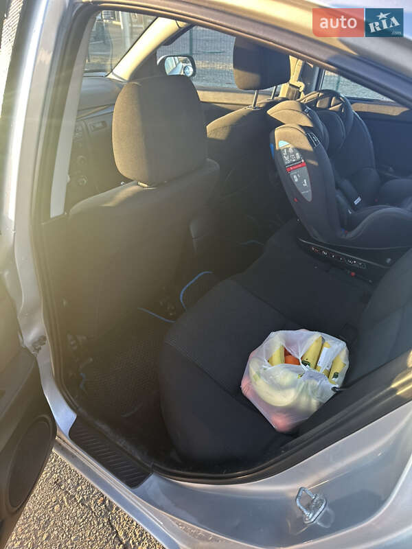 Седан Mazda 3 2005 в Одессе