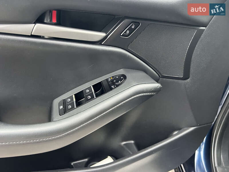 Седан Mazda 3 2020 в Киеве