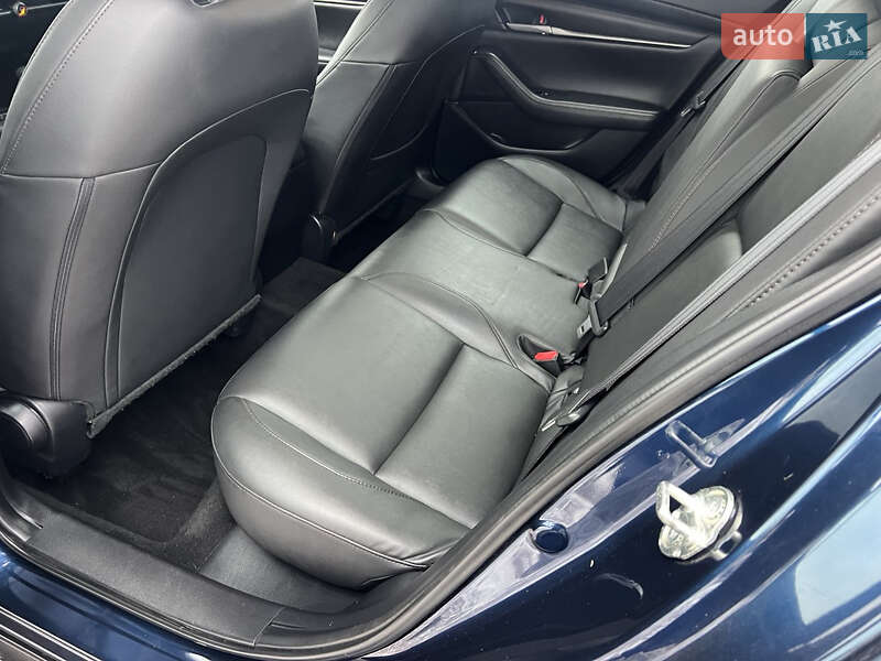 Седан Mazda 3 2020 в Киеве