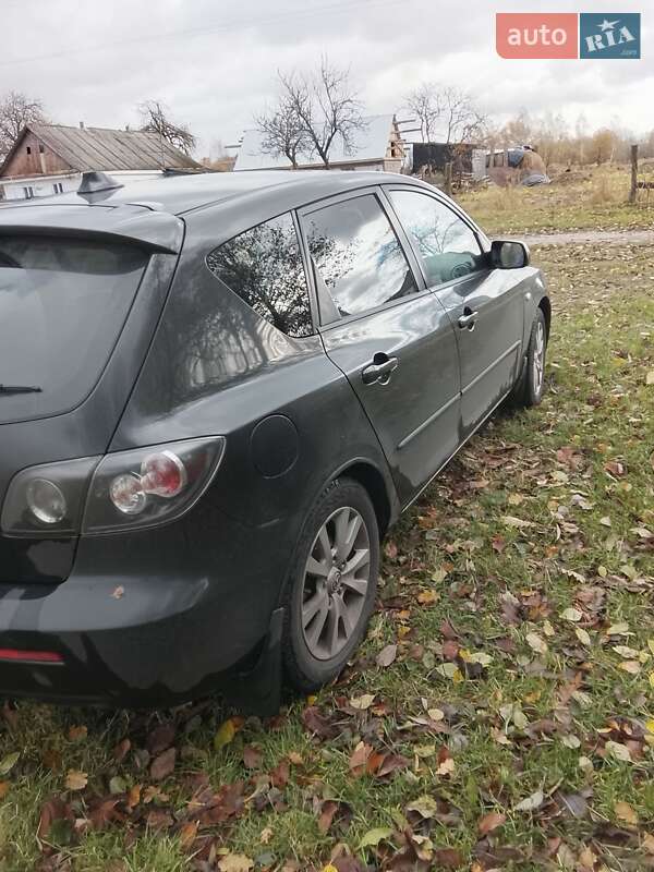Хэтчбек Mazda 3 2006 в Звягеле