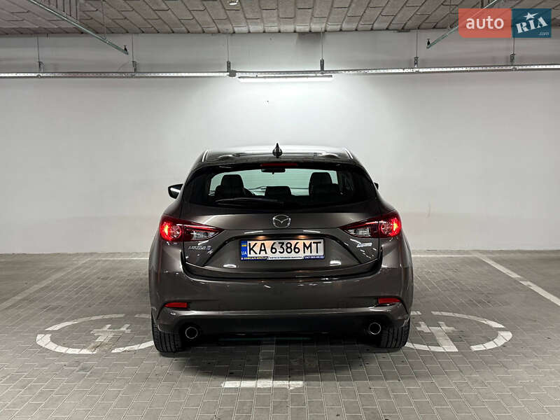 Хэтчбек Mazda 3 2017 в Киеве