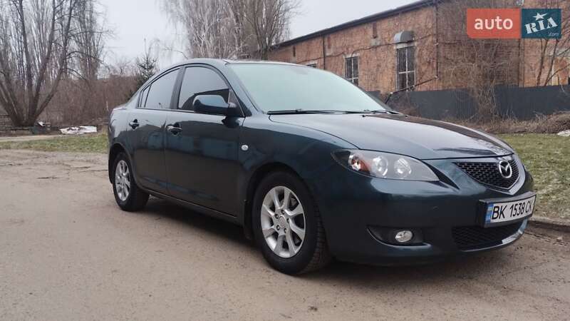 Седан Mazda 3 2006 в Ровно