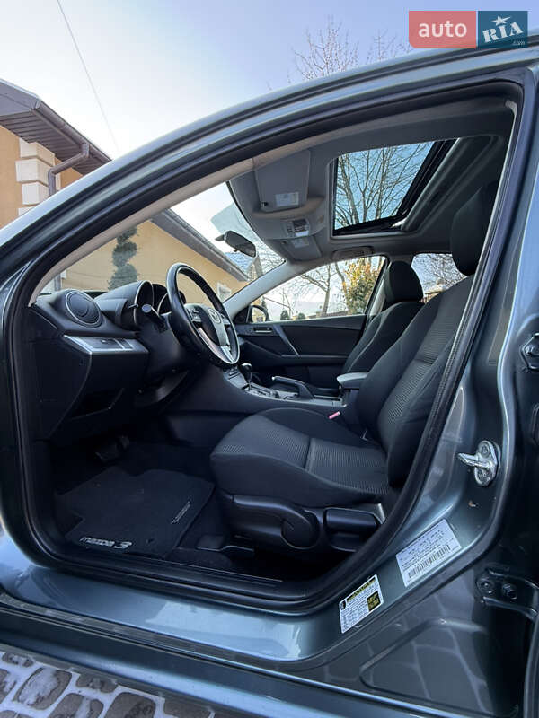 Седан Mazda 3 2011 в Косове