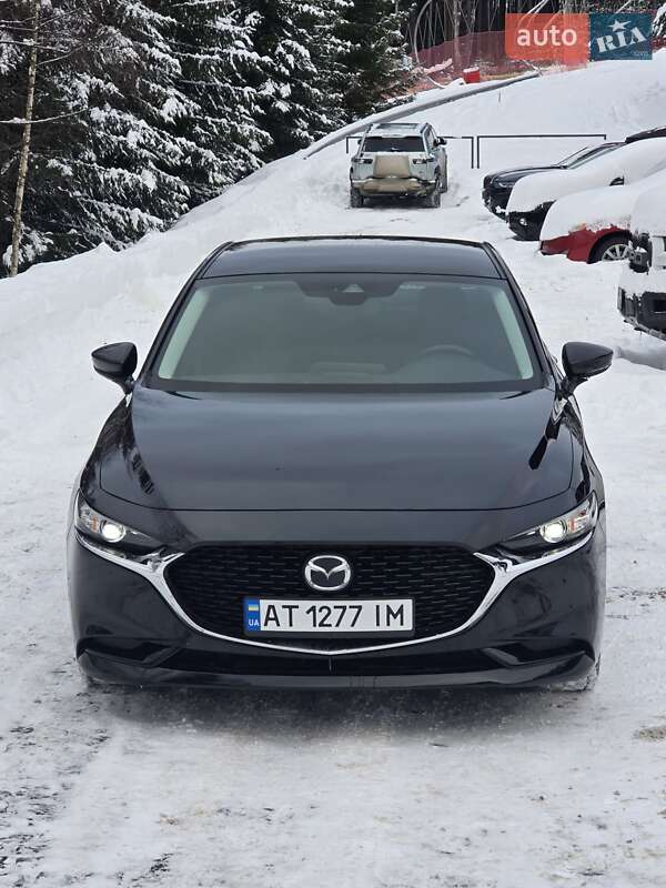 Седан Mazda 3 2019 в Коломые