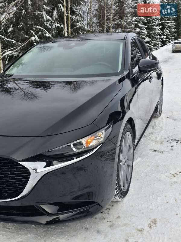 Седан Mazda 3 2019 в Коломые