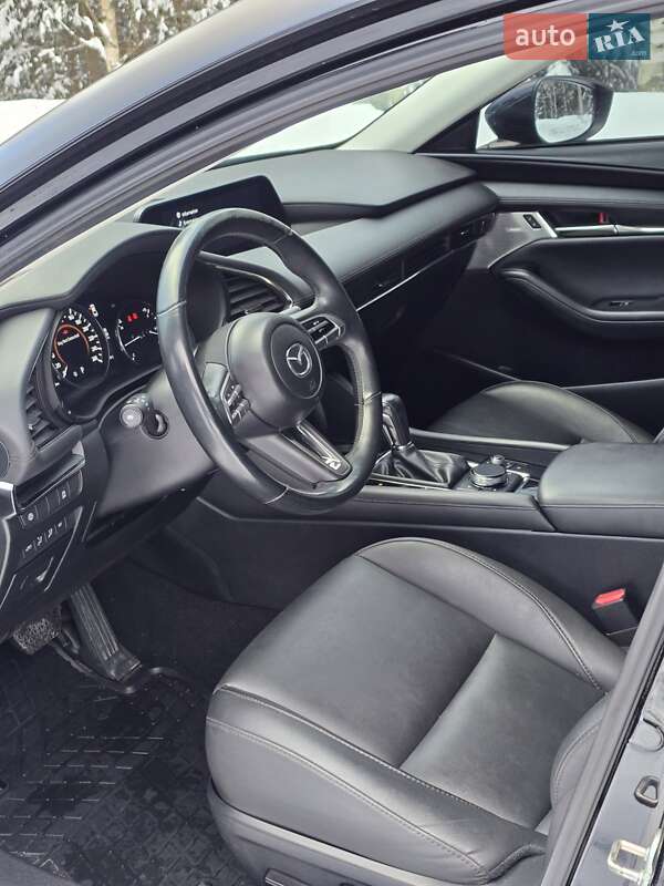 Седан Mazda 3 2019 в Коломые