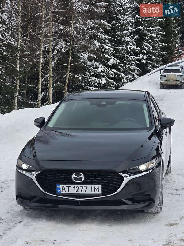 Седан Mazda 3 2019 в Коломые