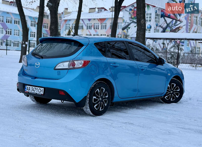 Хэтчбек Mazda 3 2010 в Киеве