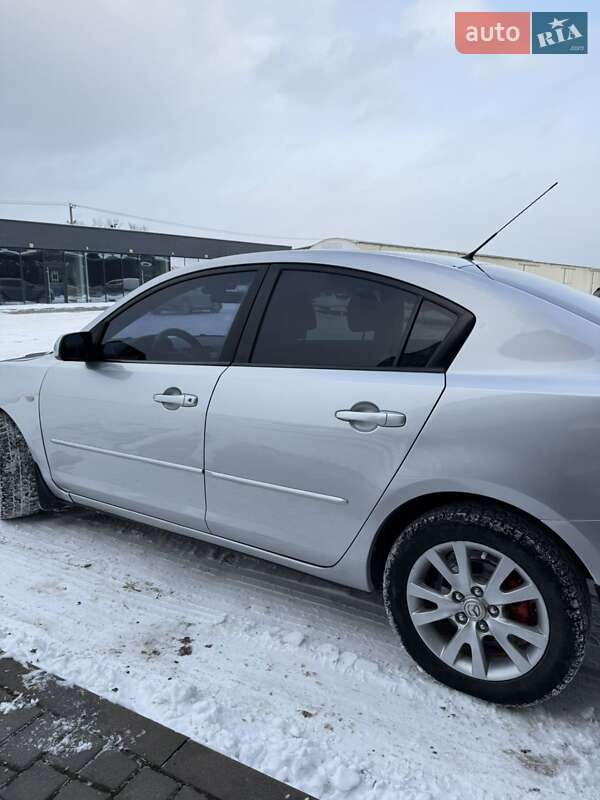 Седан Mazda 3 2007 в Чернівцях