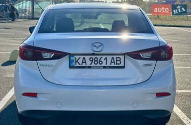 Седан Mazda 3 2017 в Киеве
