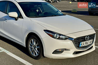 Седан Mazda 3 2017 в Киеве