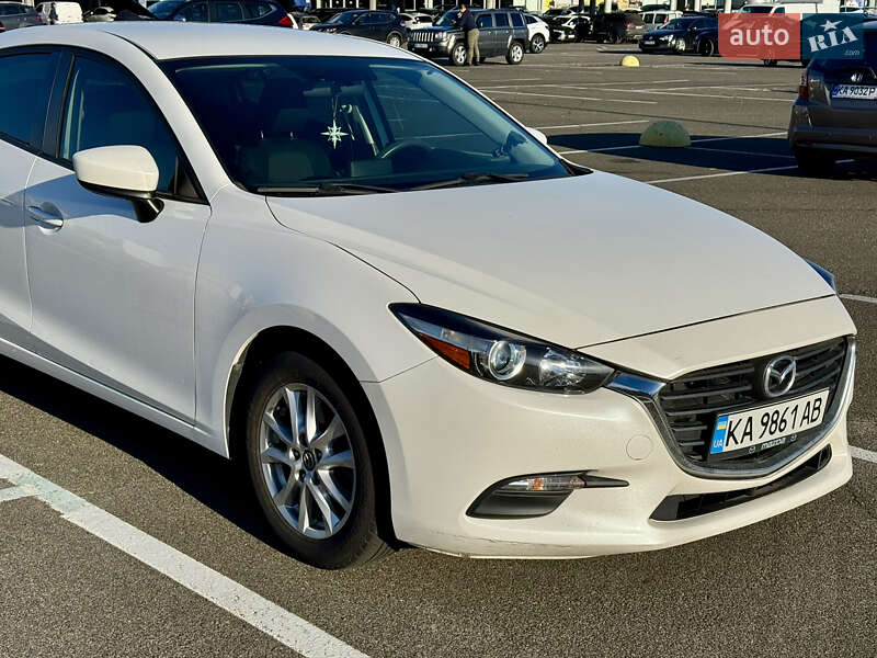 Седан Mazda 3 2017 в Киеве