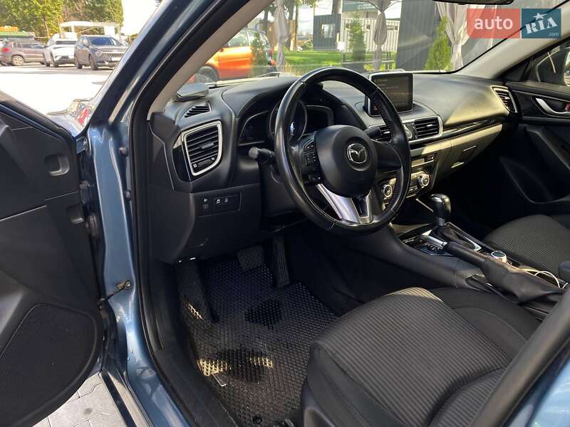 Седан Mazda 3 2014 в Киеве