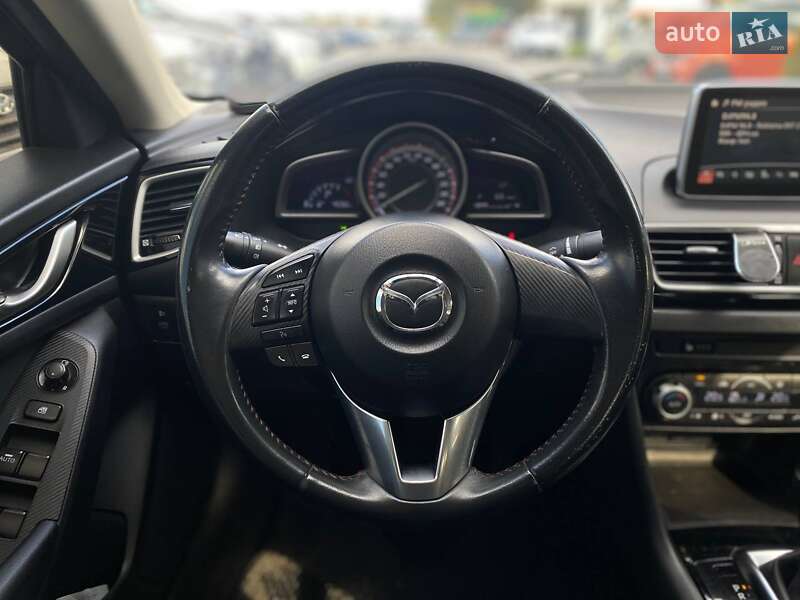 Седан Mazda 3 2014 в Киеве