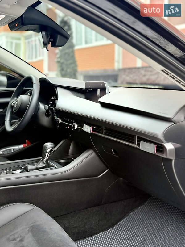 Седан Mazda 3 2020 в Черновцах