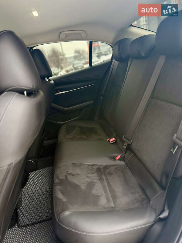 Седан Mazda 3 2020 в Черновцах