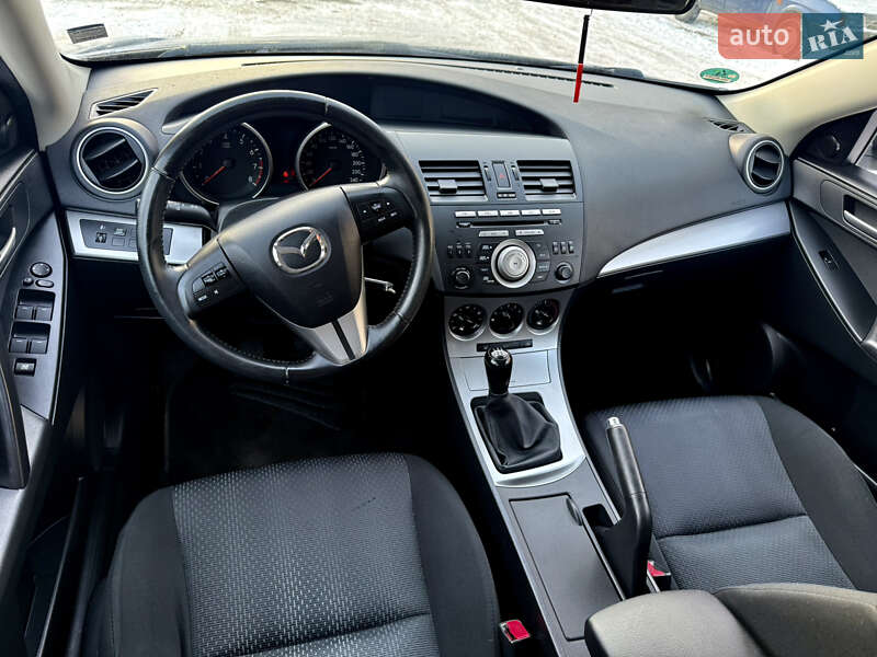 Хэтчбек Mazda 3 2010 в Ровно