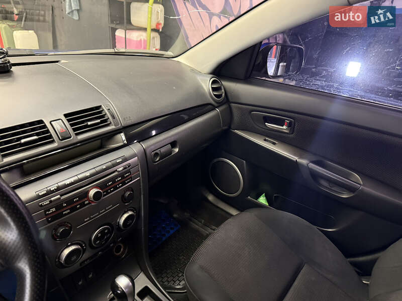 Седан Mazda 3 2006 в Киеве