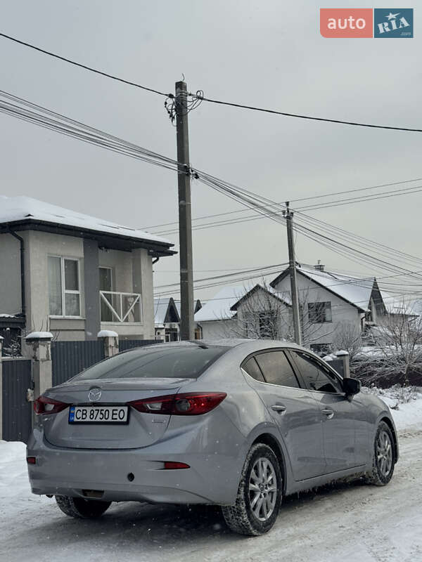 Седан Mazda 3 2015 в Киеве