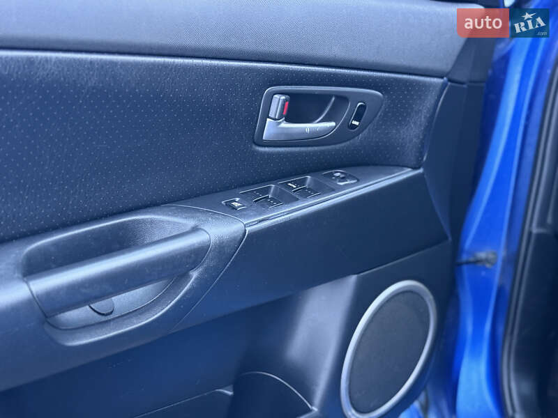 Седан Mazda 3 2003 в Львове