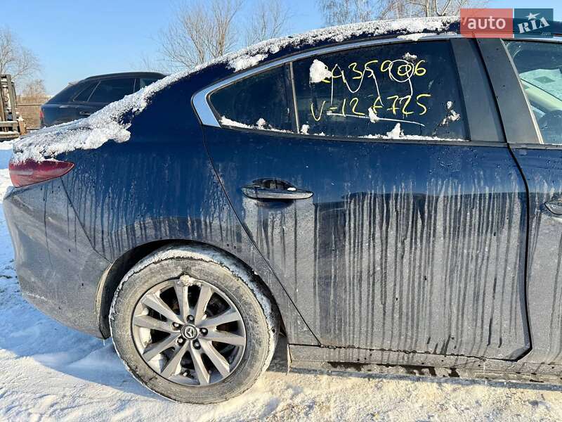 Седан Mazda 3 2019 в Киеве