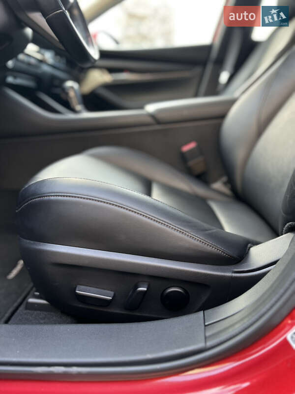 Седан Mazda 3 2018 в Миколаєві