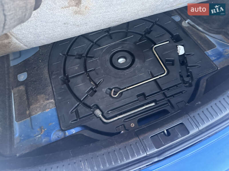 Седан Mazda 3 2006 в Львові