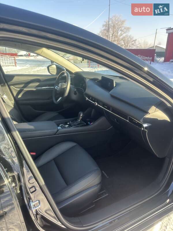 Седан Mazda 3 2023 в Вишневом
