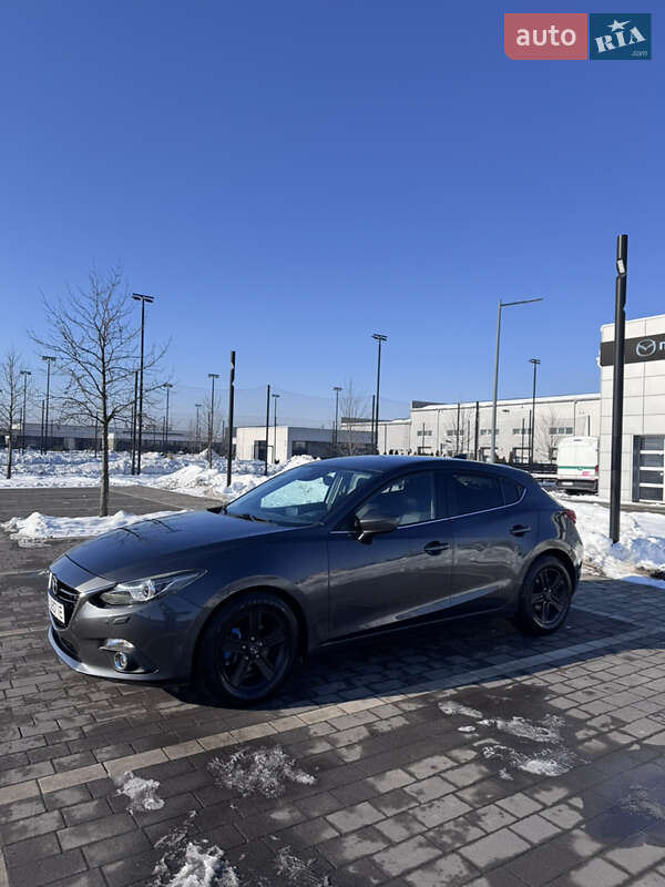 Хэтчбек Mazda 3 2015 в Мукачево