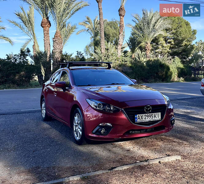 Седан Mazda 3 2015 в Ивано-Франковске