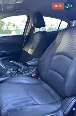 Седан Mazda 3 2015 в Ивано-Франковске