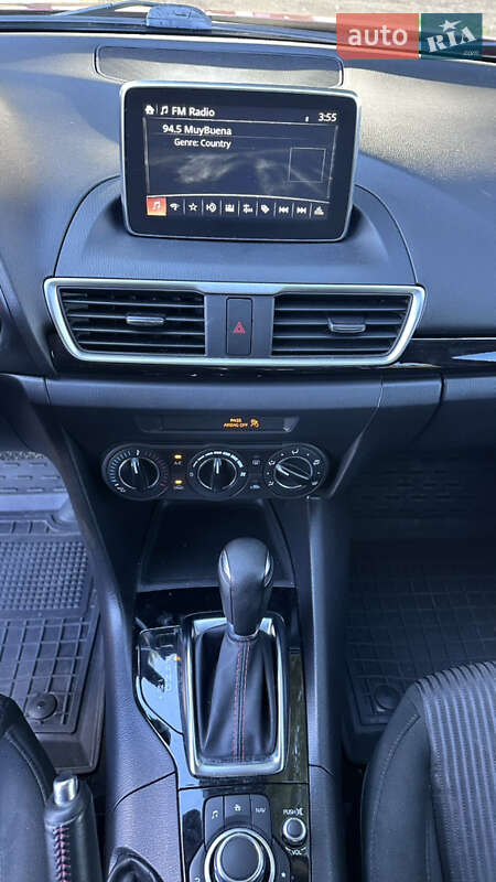 Седан Mazda 3 2015 в Ивано-Франковске