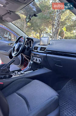 Седан Mazda 3 2015 в Ивано-Франковске