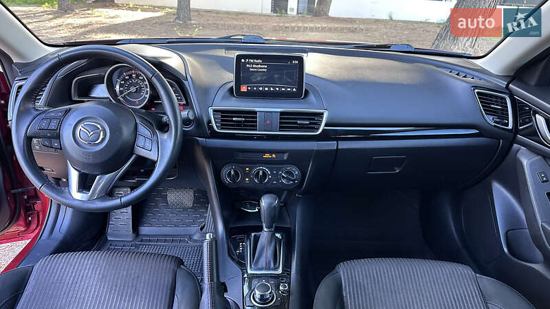 Седан Mazda 3 2015 в Ивано-Франковске