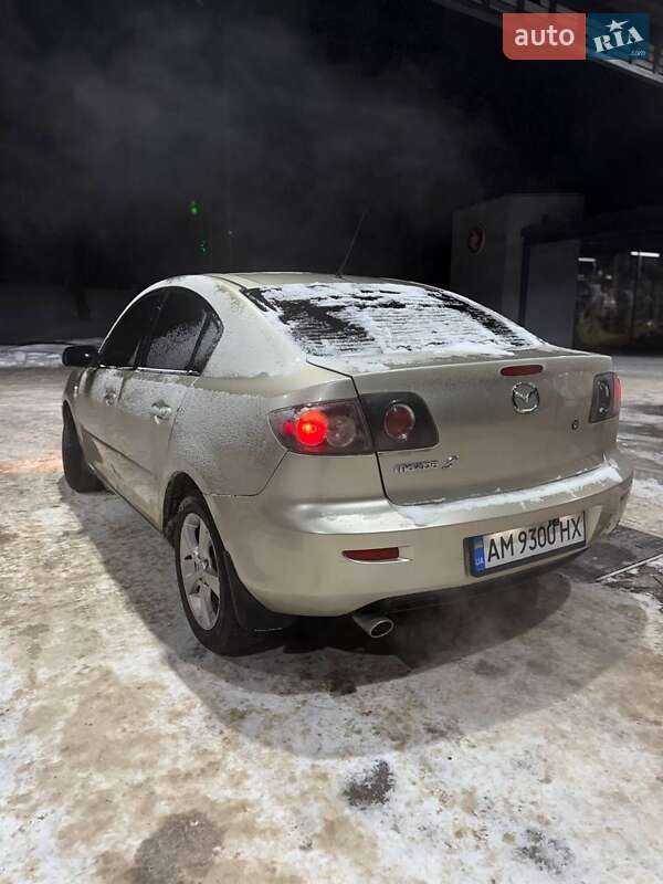 Седан Mazda 3 2005 в Чернигове
