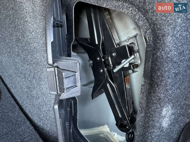 Седан Mazda 3 2016 в Киеве