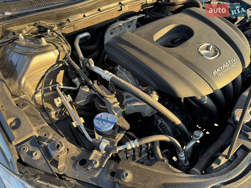 Седан Mazda 3 2016 в Киеве