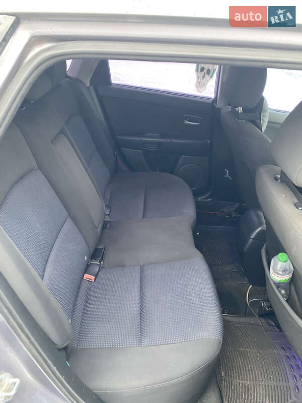 Хэтчбек Mazda 3 2004 в Киеве