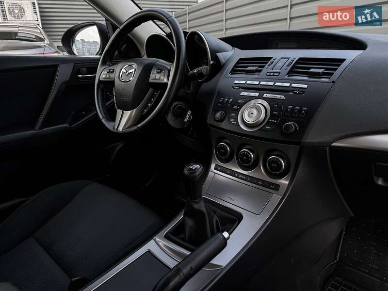 Хэтчбек Mazda 3 2010 в Черкассах