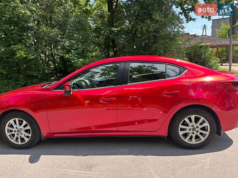 Седан Mazda 3 2017 в Киеве