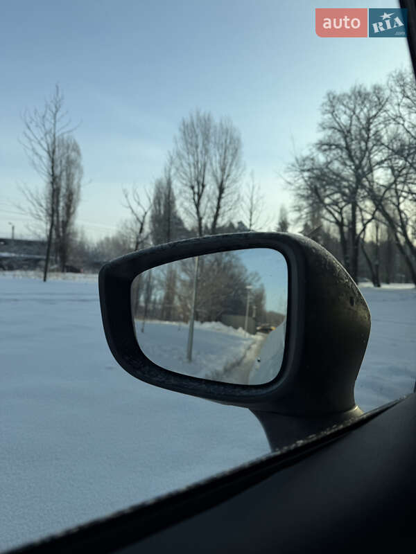 Седан Mazda 3 2015 в Чернигове