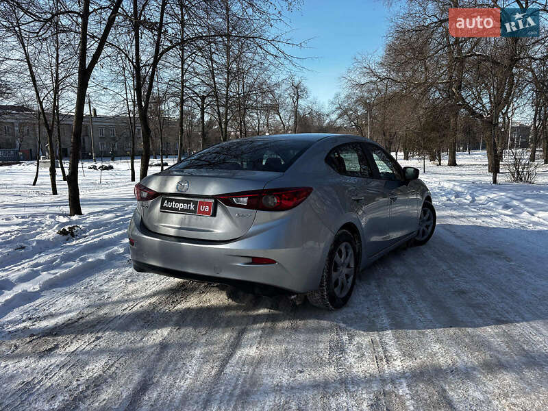Седан Mazda 3 2016 в Запоріжжі
