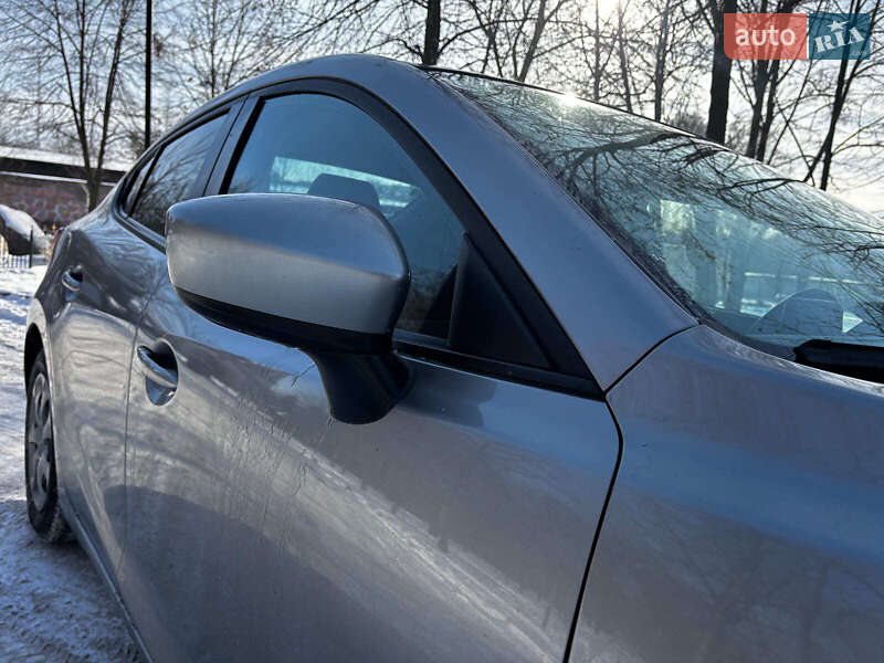 Седан Mazda 3 2016 в Запоріжжі