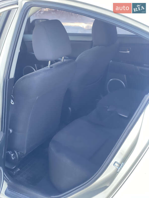 Седан Mazda 3 2006 в Києві