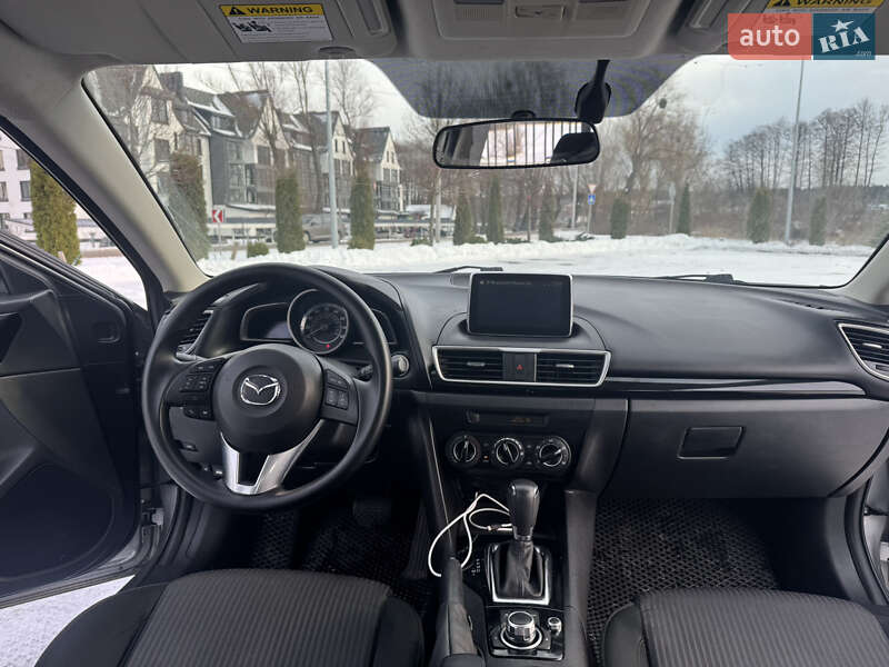 Седан Mazda 3 2016 в Києві