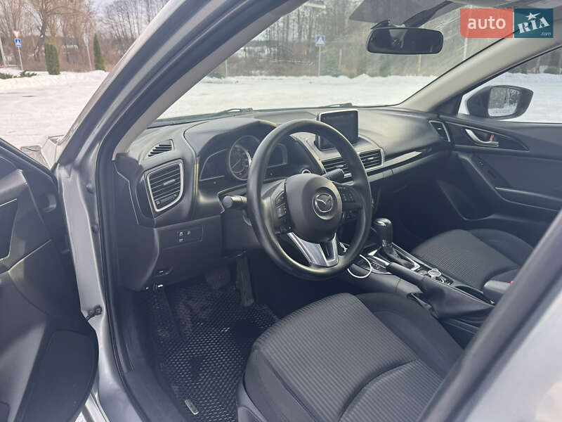 Седан Mazda 3 2016 в Києві