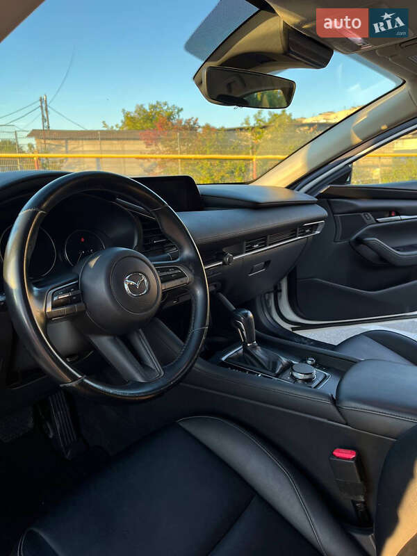 Седан Mazda 3 2021 в Івано-Франківську