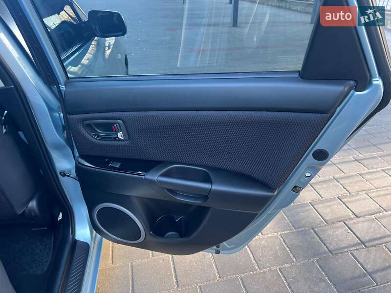 Хэтчбек Mazda 3 2008 в Житомире