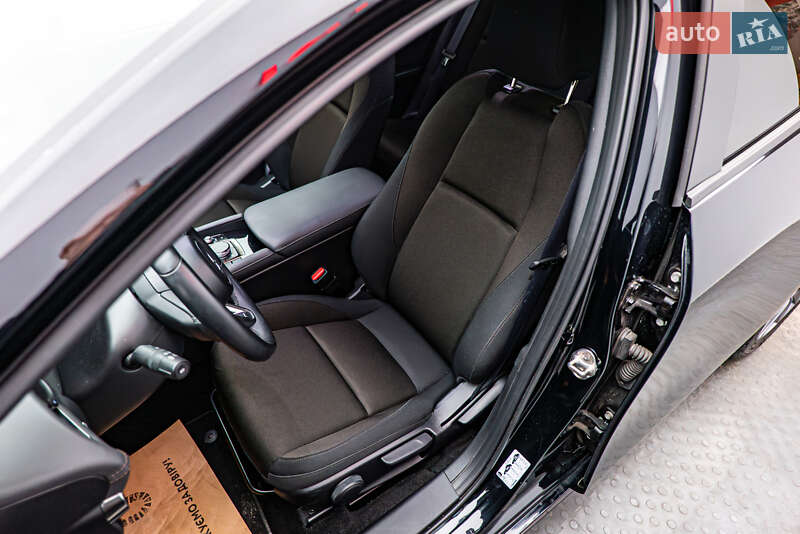 Седан Mazda 3 2020 в Киеве